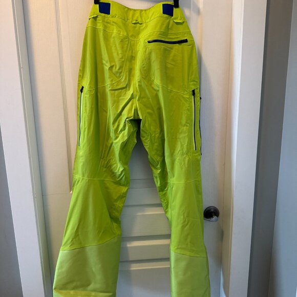 KJUS Men's ski pants and ski vest - Picture 4 of 11